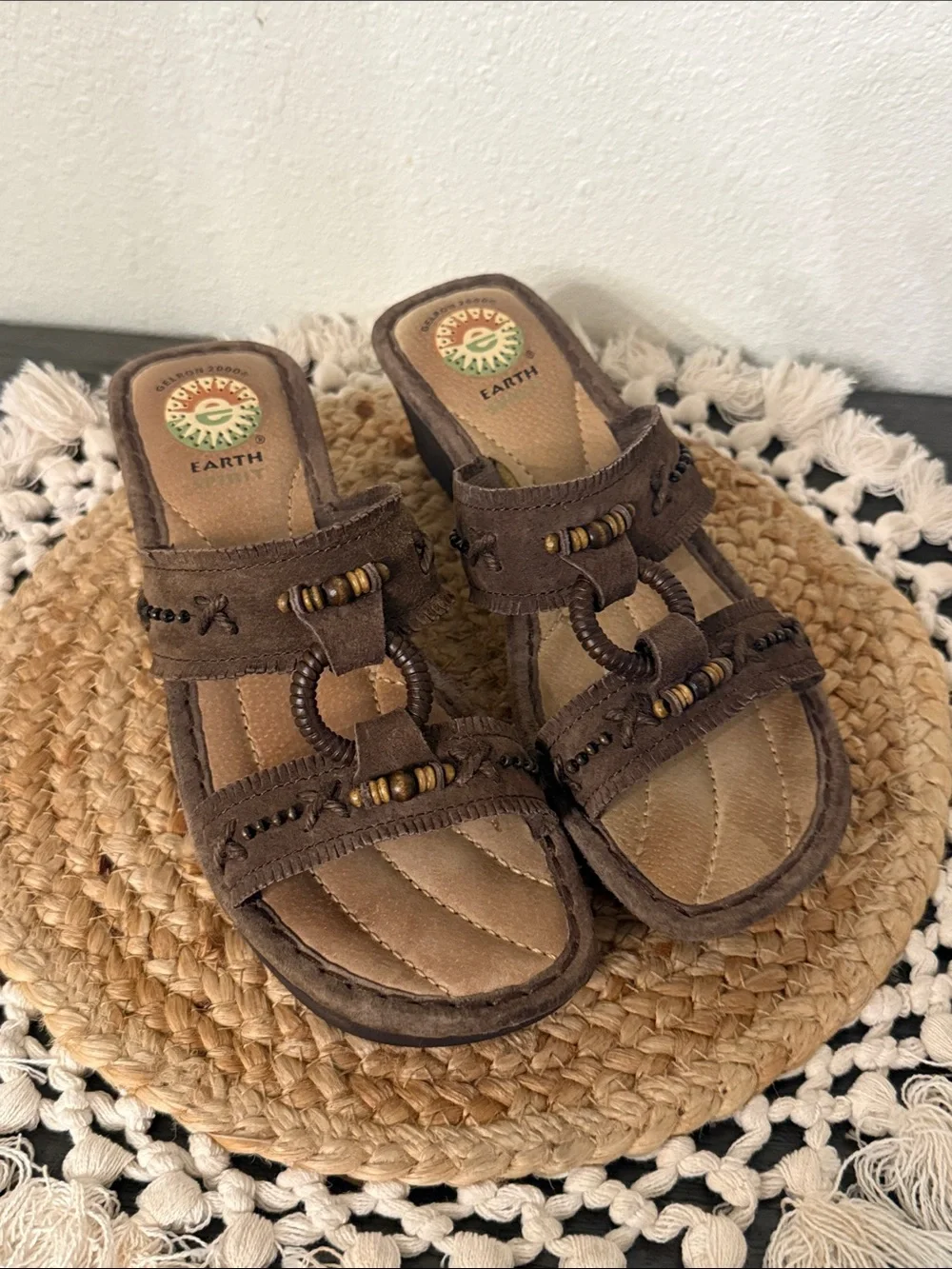 Earth Spirit Magnolia Brown Leather Beaded Wedge Sandals Shoes Womens 7.5